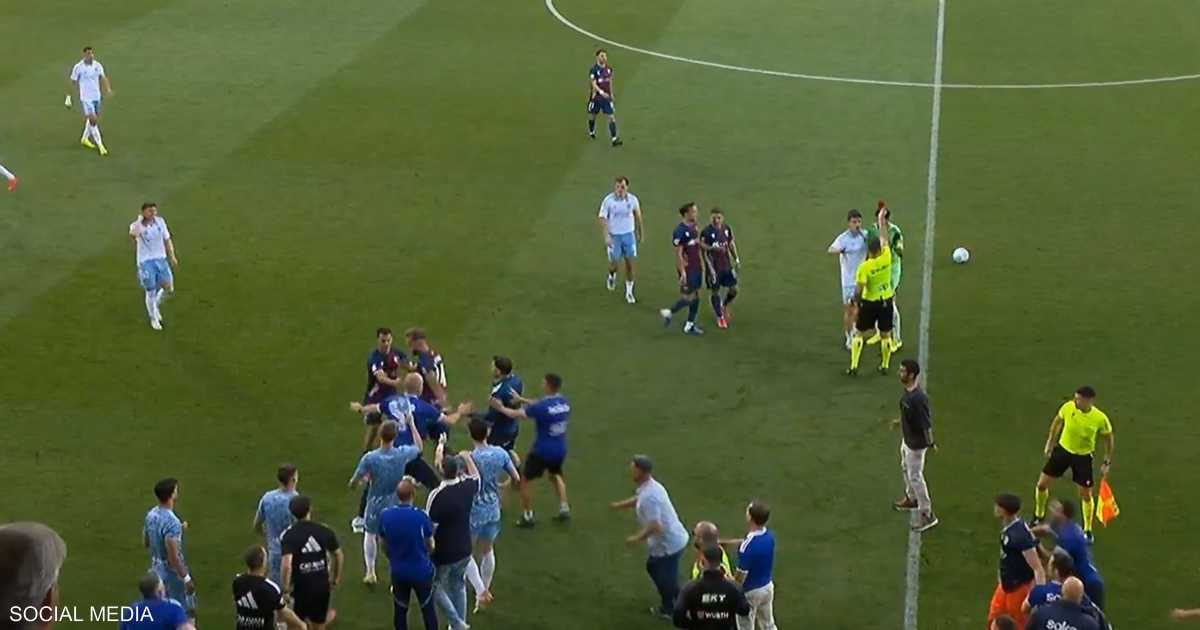 Clashes and violence in a Spanish League match... and the two goalkeepers were sent off